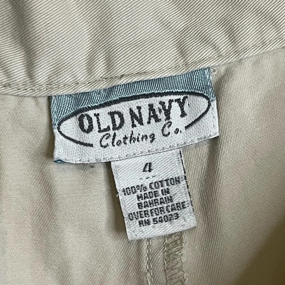 VTG Old Navy Clothing Co. Women's Waist 28 Pleated High-Waist Khaki Shorts